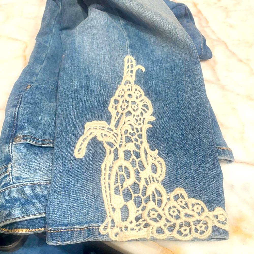Inc Denim decorative crop Jean